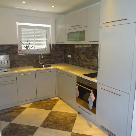 Holiday House Viktoria With Pool For 14 People 빌라 *