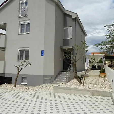 Holiday House Viktoria With Pool For 14 People 빌라 *