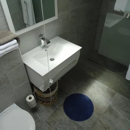 빌라 Holiday House Viktoria With Pool For 14 People *