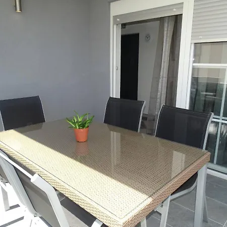 빌라 Holiday House Viktoria With Pool For 14 People *